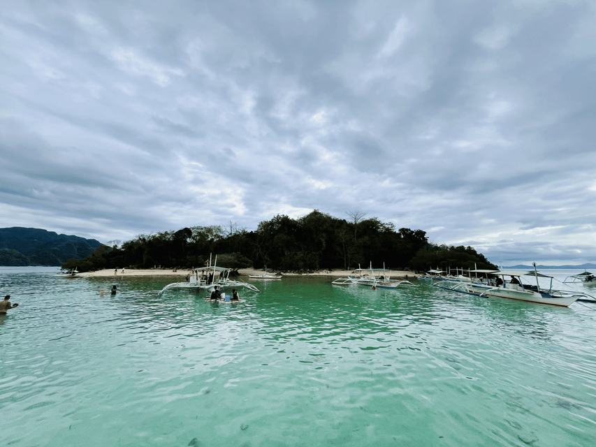 Coron: Private Boat Hire with Guided Tour and Lunch on Beach - Who will enjoy this Coron tour most