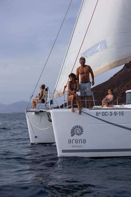 Corralejo: Adults-Only Catamaran Day Trip to Lobos Island - Sea conditions and the return to Corralejo