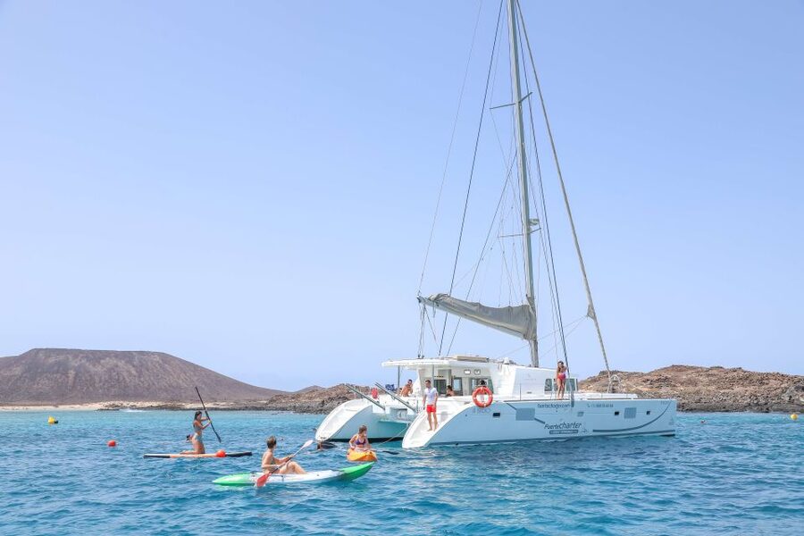 Corralejo: Adults-Only Catamaran Day Trip to Lobos Island - Seeing La Caldera from the water