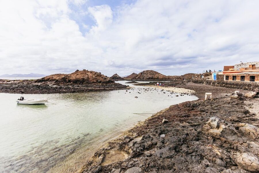 Corralejo: Lobos Island Catamaran Tour with Drinks & Snorkel - Should you book the Lobos Island catamaran tour?