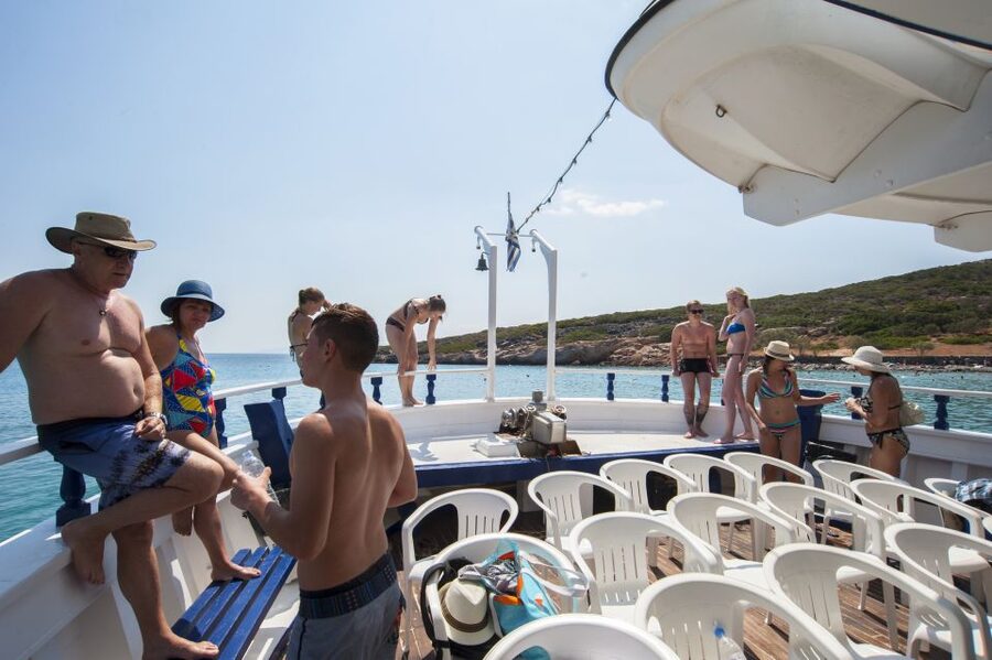 Crete: Spinalonga, Elounda, & Agios Nikolaos Boat Tour & BBQ - Why Spinalonga gives this day its purpose