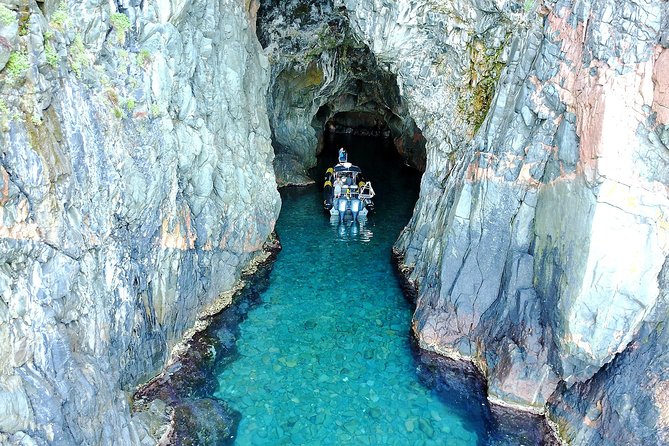 Cruise Calanches de Piana and Scandola Reserve - Riding the semi-rigid boat along the Calanches