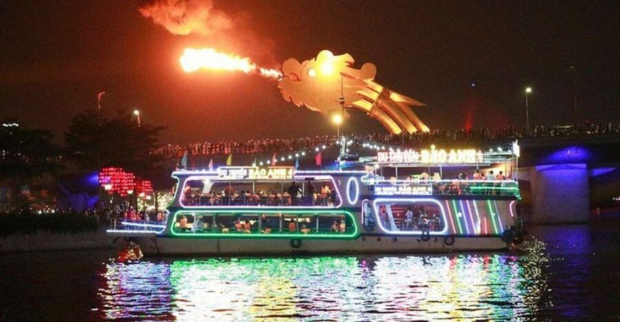 Da Nang: Han River Local Cruise by Night - The first 15 minutes: settling into the boat