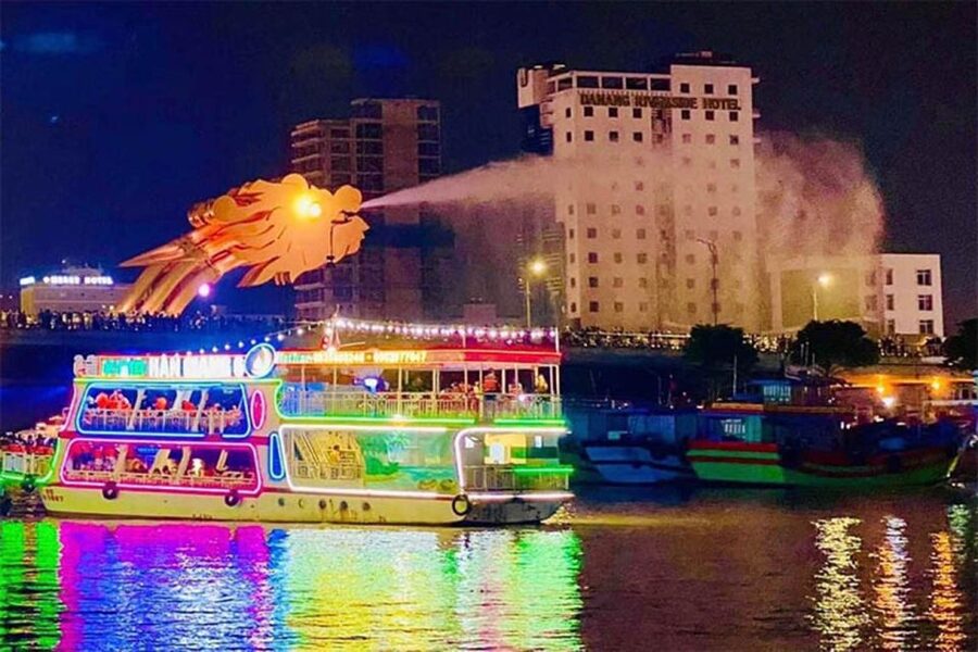 Da Nang: Han River Local Cruise by Night - How the dance show and onboard mood fit in