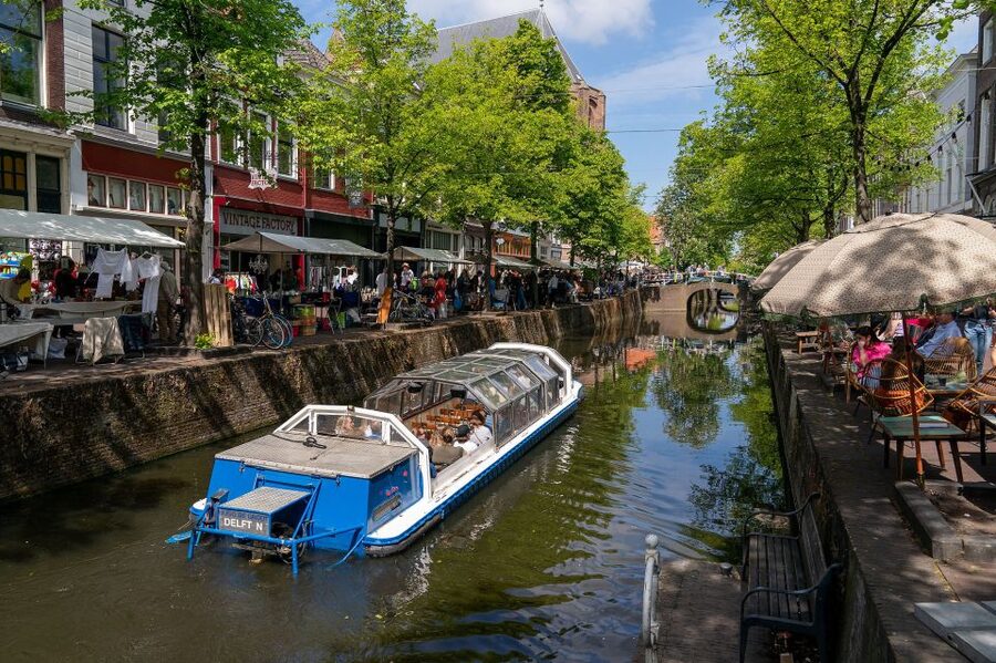 Delft: Canal Cruise with Guided Commentary - Why $15 Is a Strong Price