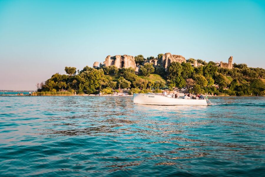 Desenzano del Garda: Sunset Boat Trip at Sunset with Drink - Key points to know before booking