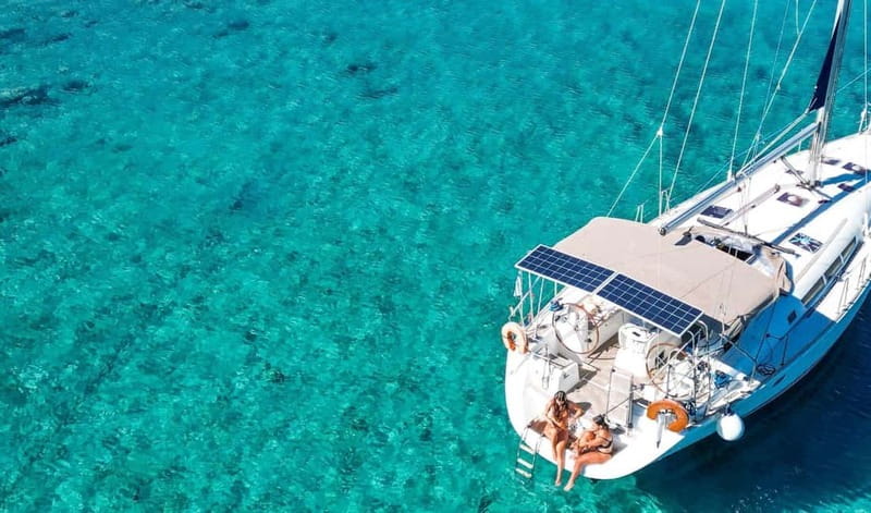 Dia Sailing Cruise With All-inclusive Meal And Drinks - Four hours in a sheltered Dia cove