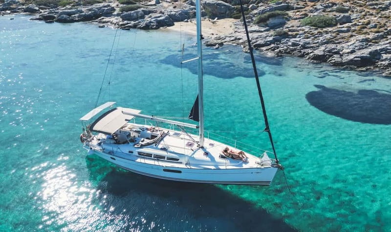 Dia Sailing Cruise With All-inclusive Meal And Drinks - A simple Mediterranean lunch served at sea