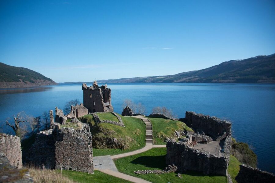 Dochgarroch: Loch Ness and Caledonian Canal 2-Hour Cruise - Reaching Loch Ness and the Urquhart Castle view
