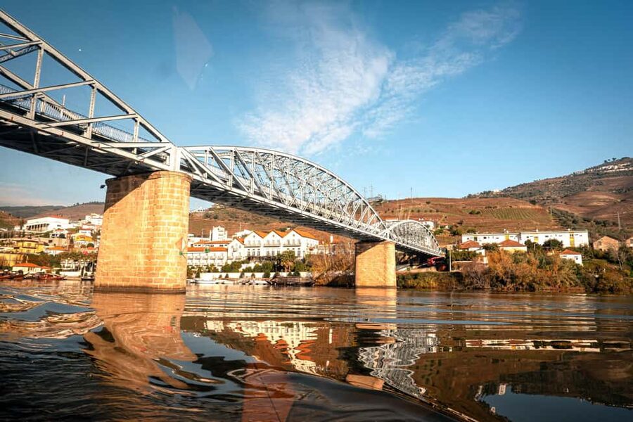 Douro Valley Tour: Visit 2 Wineries, Lunch & River Cruise - The drive from Porto to the Douro