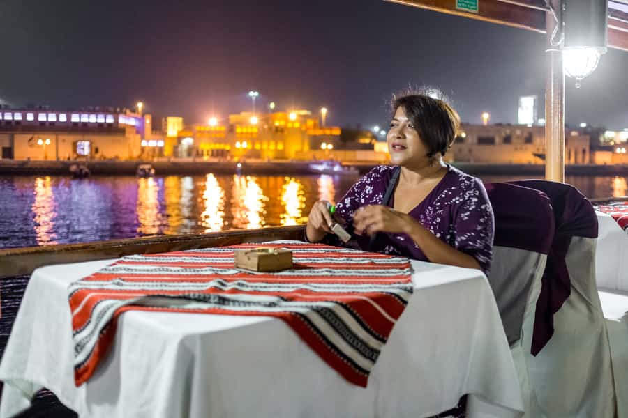 Dubai: 2-Hour Evening Dhow Cruise and Dinner - What dinner is like on board