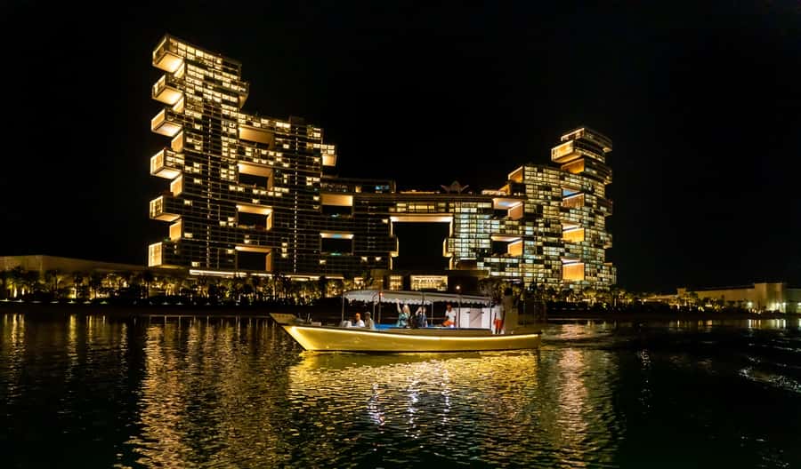 Dubai: Abra Boat Tour in Atlantis, Palm, Ain Dubai & Marina - The Pointe and the return past JBR