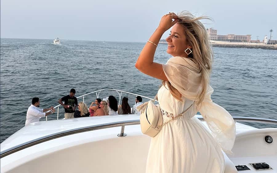Dubai: Luxury Sunset Yacht Tour with Snacks and Drinks - Why this sunset cruise works well for a first look at Dubai