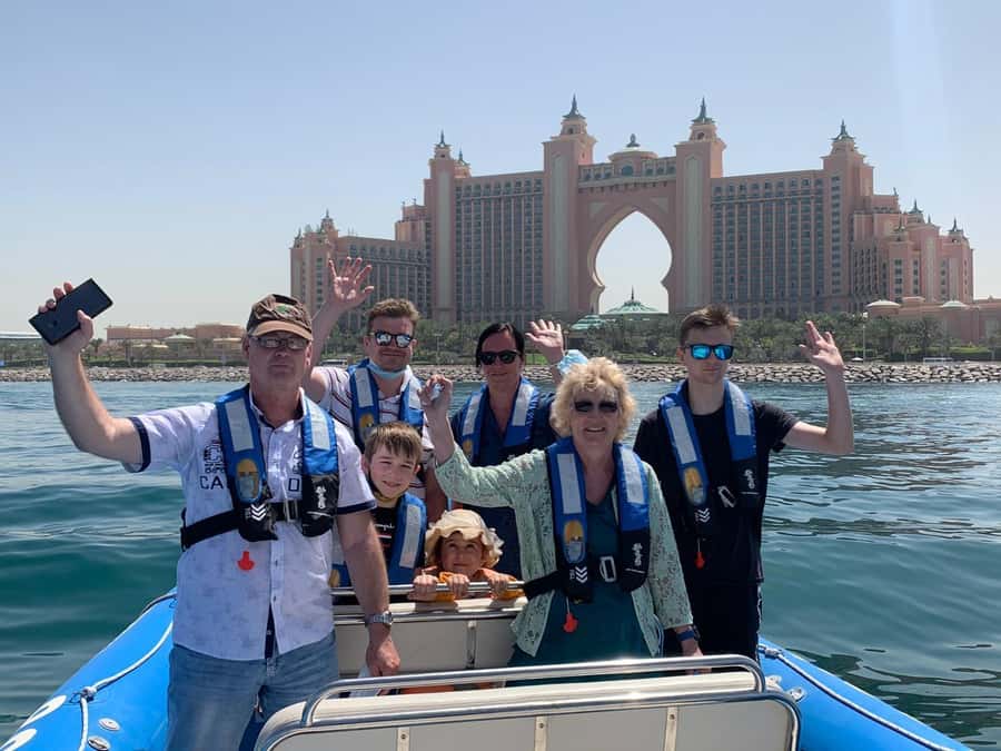 Dubai Marina : 1.5-Hour Atlantis Sightseeing Speedboat Tour - Royal palaces and the return to Dubai Marina