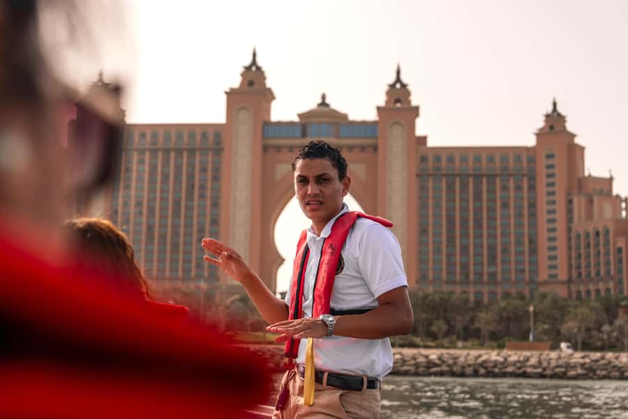 Dubai Marina: 1-Hour Luxury Sightseeing Speedboat Tour - Skydive Dubai and the open-water run