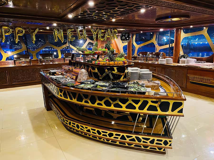 Dubai Marina: Dinner Cruise in a Traditional Boat - Is $41 a fair price?