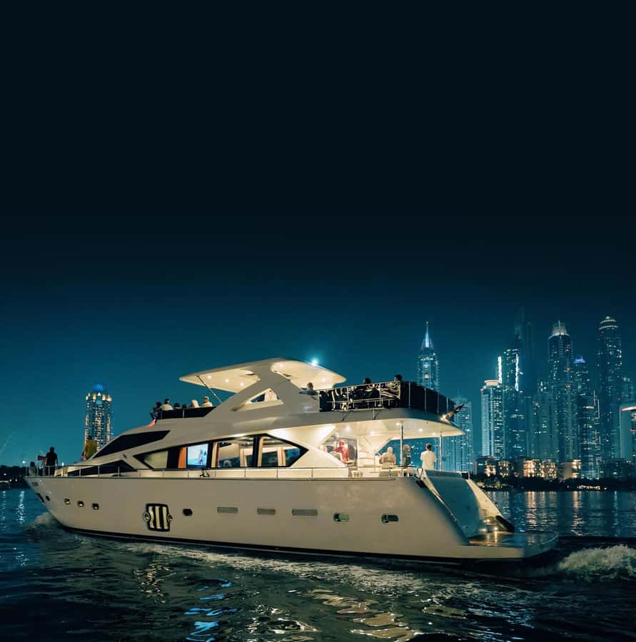 Dubai Marina: Luxury Yacht Tour with Breakfast or BBQ Option - Who should book this yacht tour?