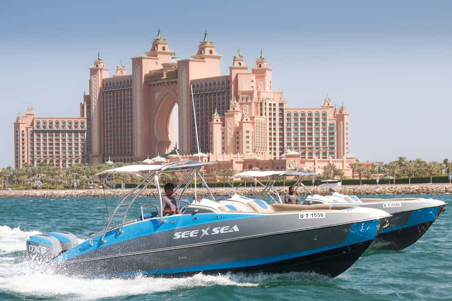 Dubai: Marina Private Boat Tour & Palm Jumeirah Sightseeing - What the boat ride feels like