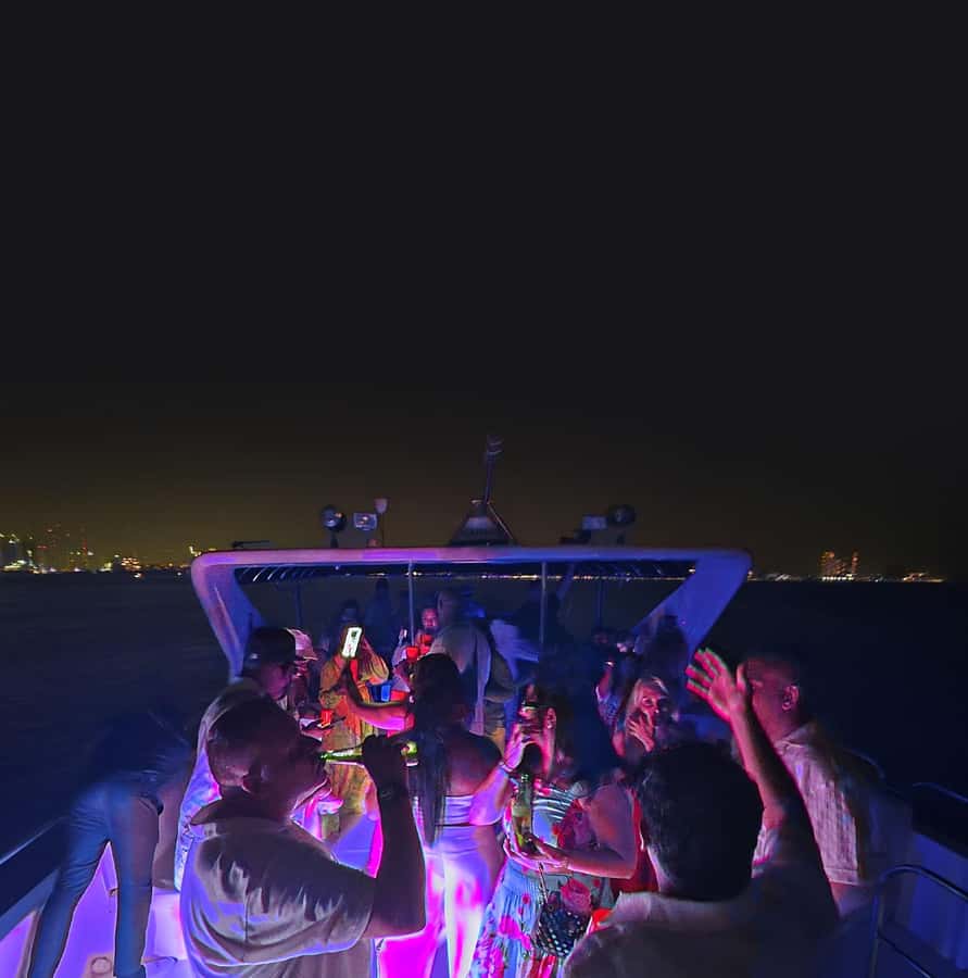 Dubai: Marina Yacht Party with BBQ, Unlimited Drinks and DJ - How much time is really spent cruising?