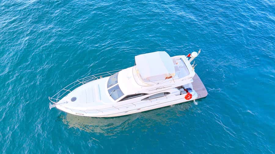 Dubai: Private Luxury Cruise on a Stylish 50ft Yacht - The yacht, crew, and onboard comfort