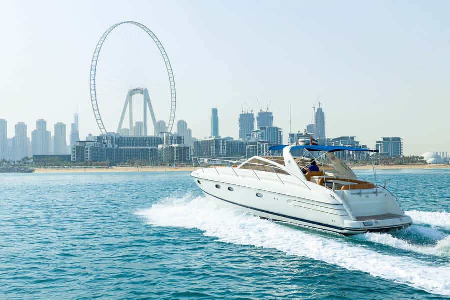 Dubai: Private Luxury Everest Yacht Cruise from Dubai Marina - Seeing Dubai from a 42-foot private yacht