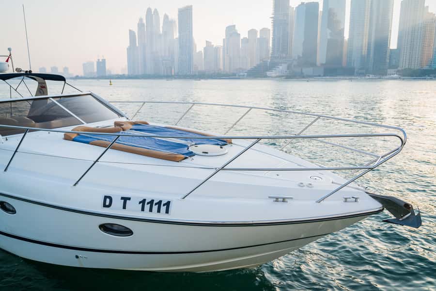 Dubai: Private Luxury Everest Yacht Cruise from Dubai Marina - Daylight, sunset, or evening cruise
