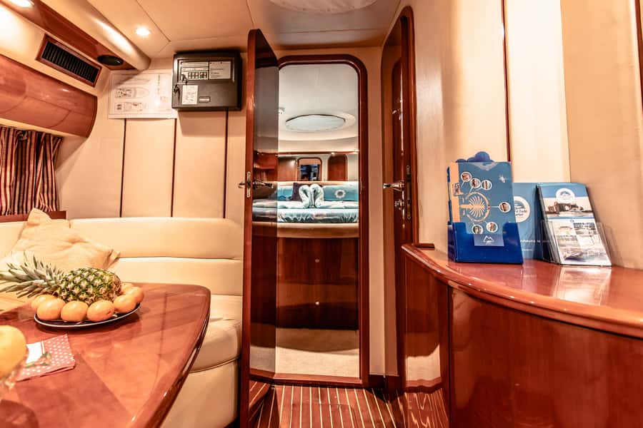 Dubai: Private Luxury Everest Yacht Cruise from Dubai Marina - How good is the value at $136 per group?