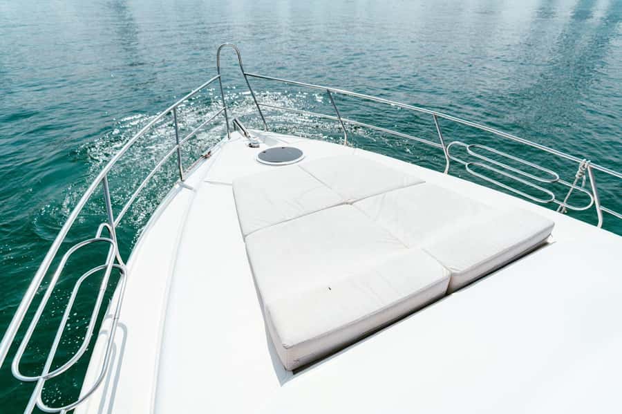 Dubai: Private Luxury Yacht Tour on a 50-Foot Yacht - Service, comfort, and the small catches