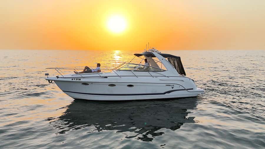 Dubai: Private Yacht Cruise for Unforgettable Memories - Key points to know before you book