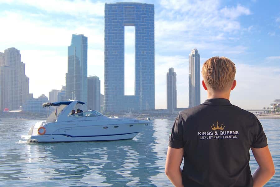 Dubai: Private Yacht Cruise for Unforgettable Memories - The one-hour Dubai Marina cruise