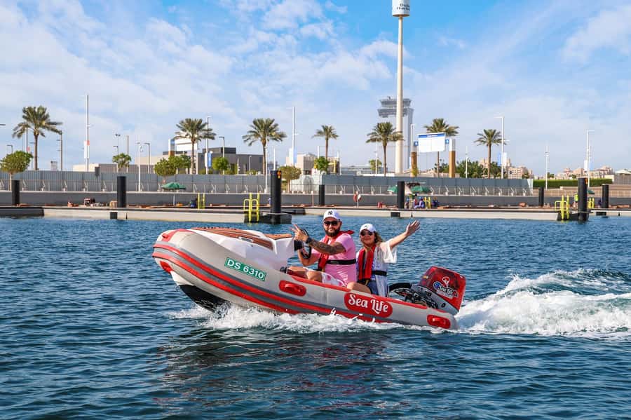 Dubai: Self-Drive Boat Experience for 1 or 2 People - Atlantis The Royal and Atlantis, Dubai
