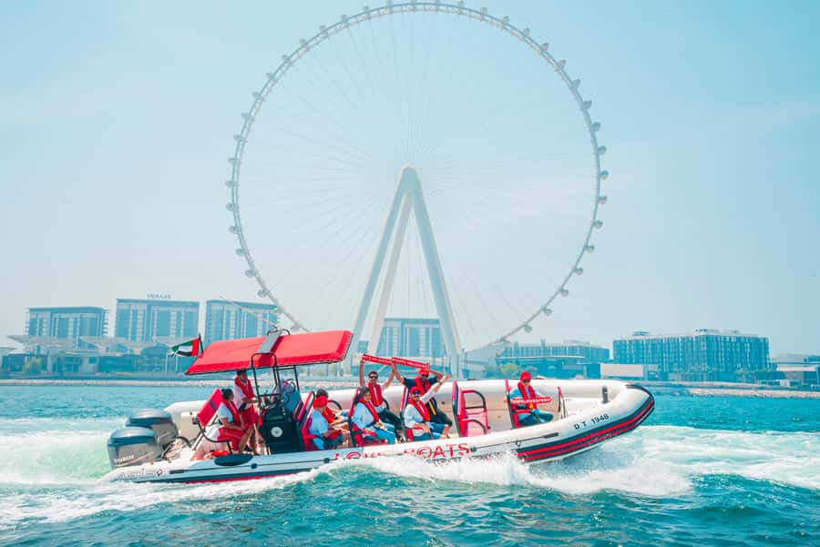 Dubai: Sightseeing Speedboat Tour with Live Tour Guide - Who should book this experience?