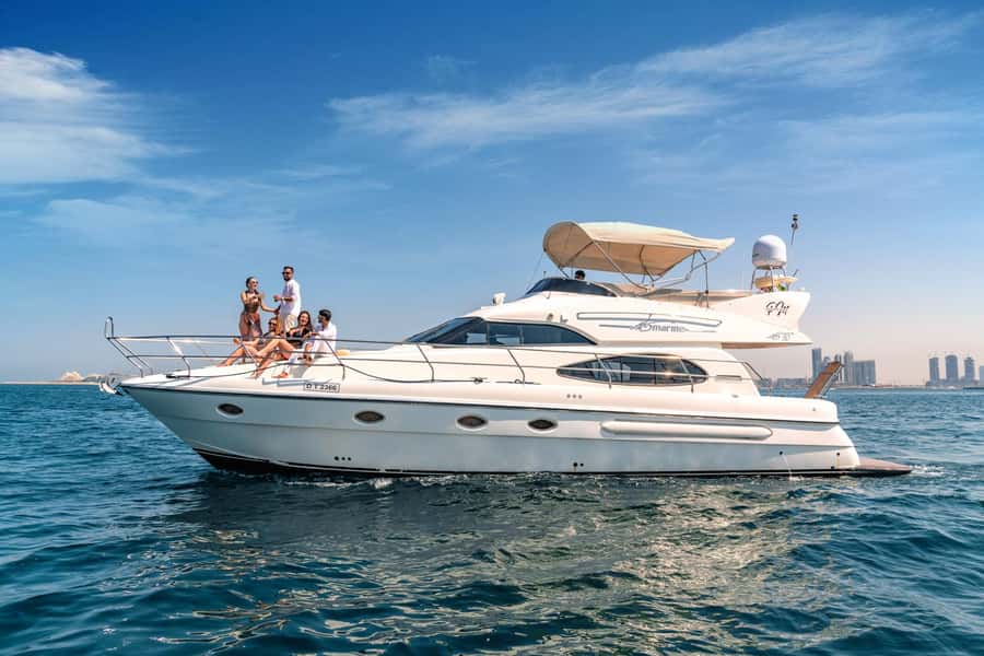 Dubai Yacht Tour - Boat Trip upto 12 guests Private event - A private yacht is the better way to see Dubai’s icons