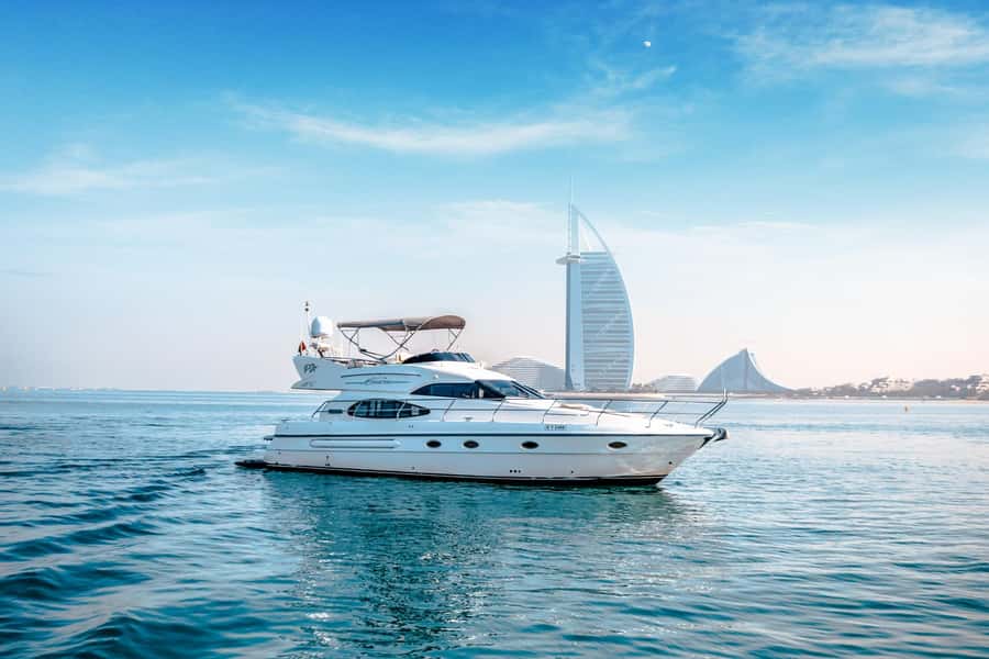 Dubai Yacht Tour - Boat Trip upto 12 guests Private event - Dubai Harbour arrival requires careful planning
