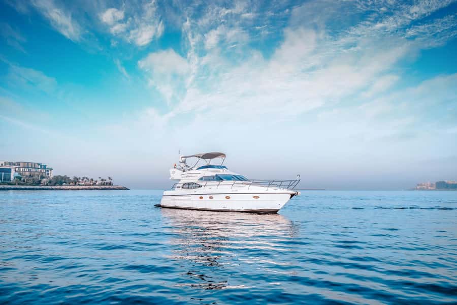 Dubai Yacht Tour - Boat Trip upto 12 guests Private event - Is $157 good value for a private yacht?