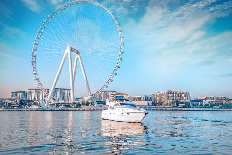 Dubai Yacht Tour - Boat Trip upto 12 guests Private event - Who should book this Dubai boat trip?