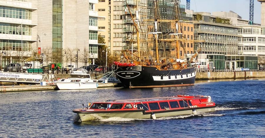 Dublin: River Liffey Sightseeing Cruise - The Ha’penny Bridge, Custom House, and Jeanie Johnston