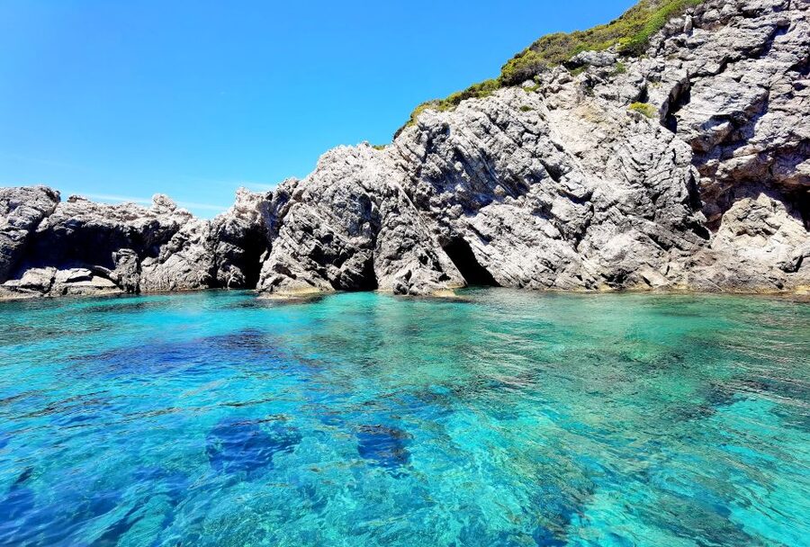 Dubrovnik: Blue Cave & Sunj Beach Boat Tour with Drinks - When the weather changes the plan