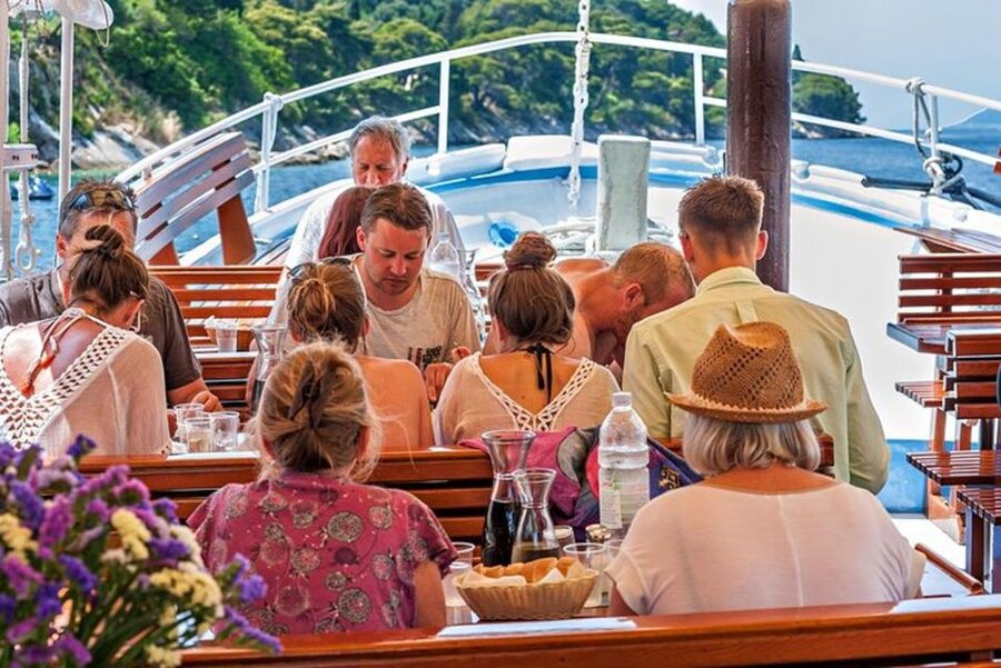 Dubrovnik: Elaphite Islands Cruise with Drinks/Lunch Options - Should you book the Elaphite Islands cruise?