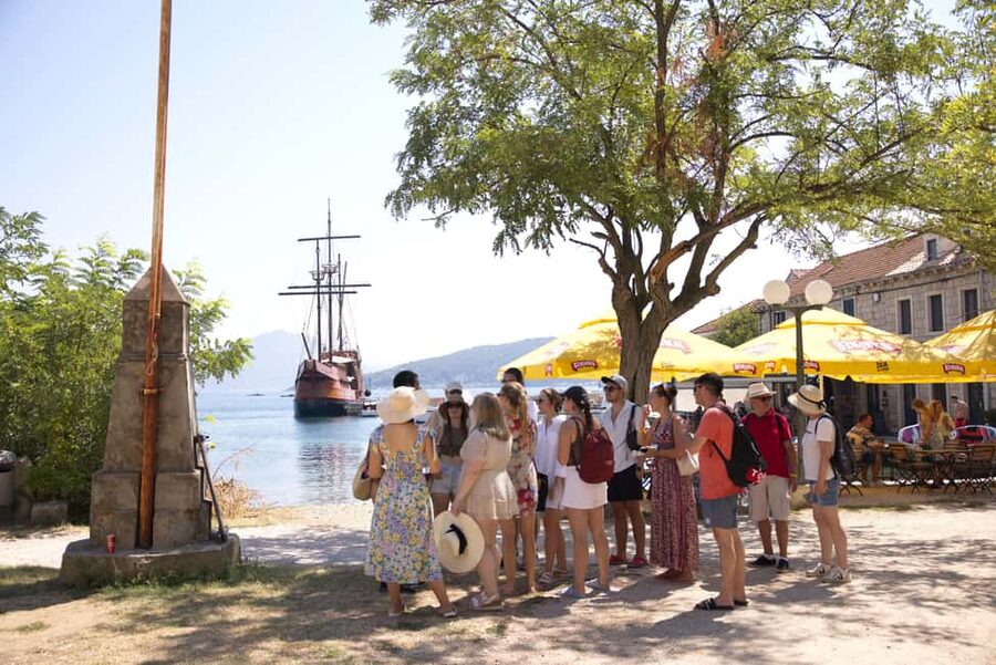 Dubrovnik: Elaphiti Island Luxury Pirate Ship Cruise - Lopud: the long break for swimming and lunch
