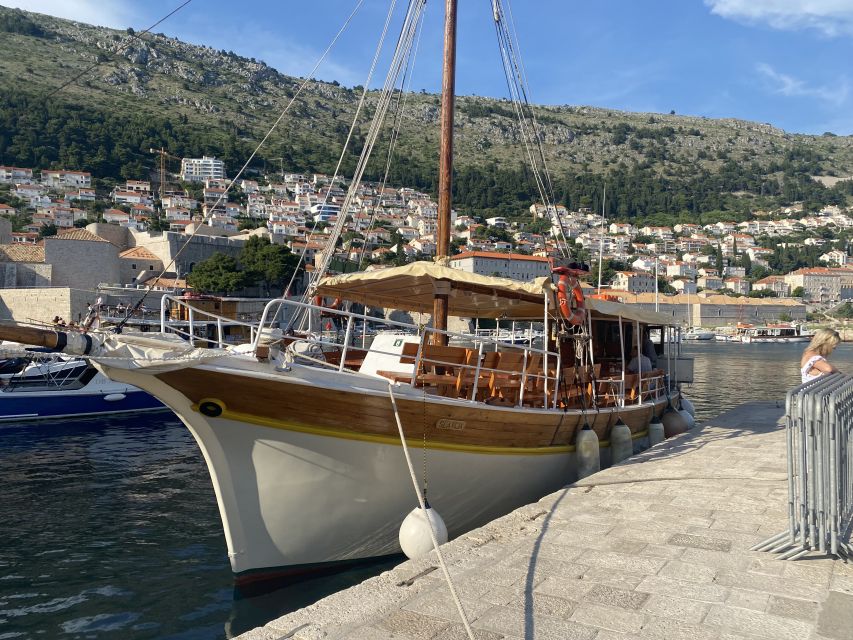 Dubrovnik: Panoramic Sunset Cocktail Cruise Around Old Town - Should You Book the Dubrovnik Sunset Cocktail Cruise?