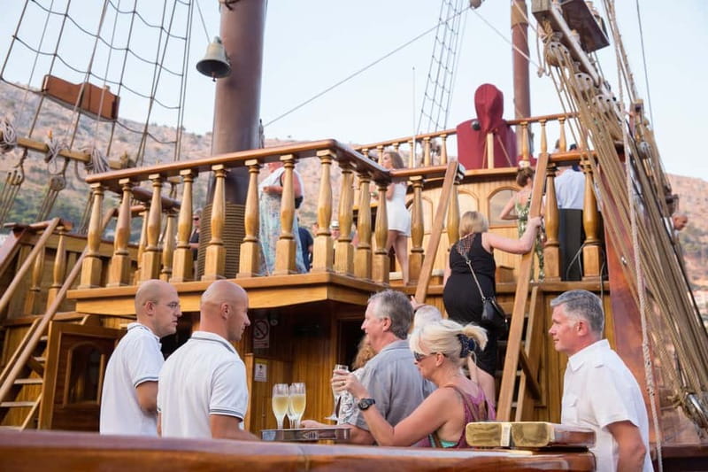 Dubrovnik: Panoramic Sunset Cruise-Karaka Ship (Adult Only) - A 90-minute route around Dubrovnik’s walls