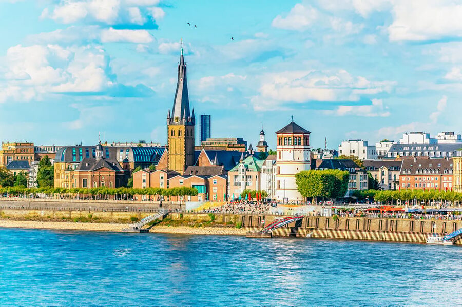 Düsseldorf: City Sightseeing Cruise on the Rhine - What this Düsseldorf Rhine cruise is really like
