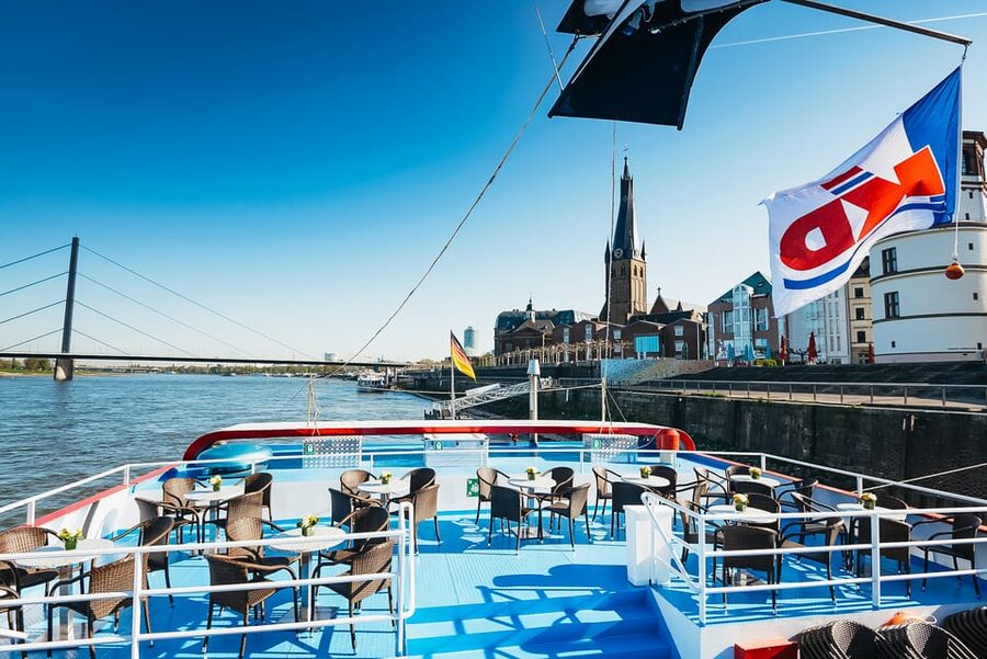 Düsseldorf: City Sightseeing Cruise on the Rhine - Seating, weather, and the best place to sit