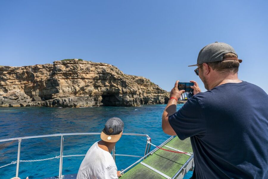 El Arenal, Mallorca: Bay of Palma Boat Tour with Snorkeling - What happens with the snorkeling equipment