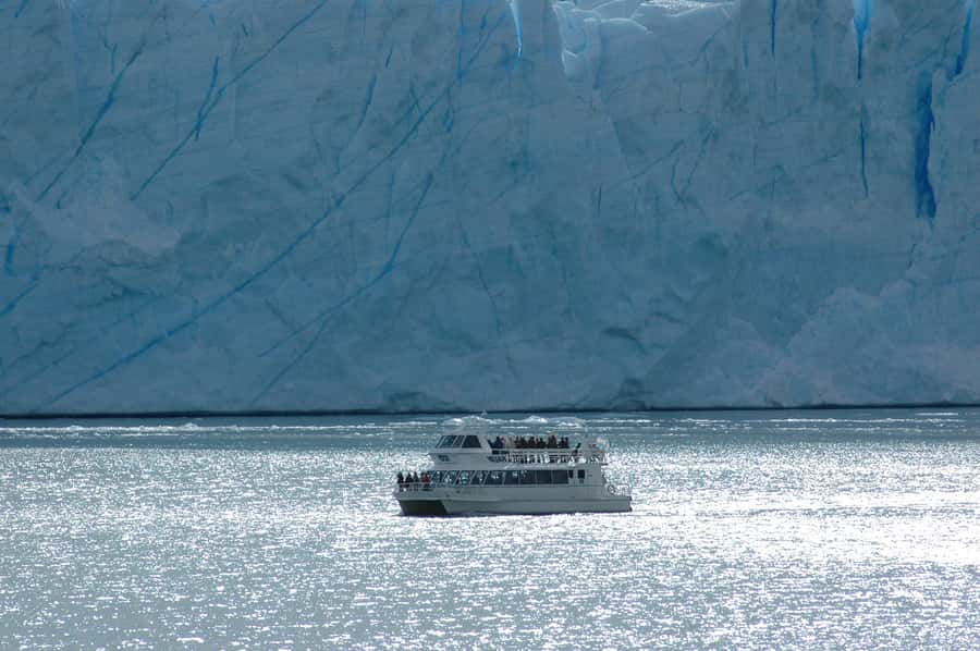 El Calafate: Perito Moreno Glacier & Optional Boat Cruise - The guides make the long ride worthwhile