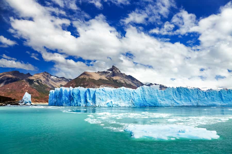 El Calafate: Perito Moreno Glacier Trekking Tour and Cruise - The road from El Calafate to the park