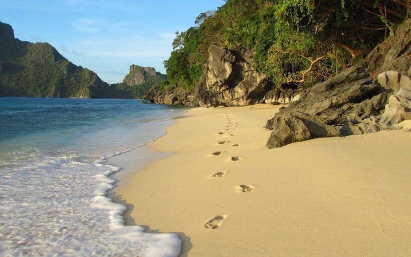 El Nido: Hidden Beaches and Lagoons Boat Hopping Tour D - El Nido Tour D at a glance