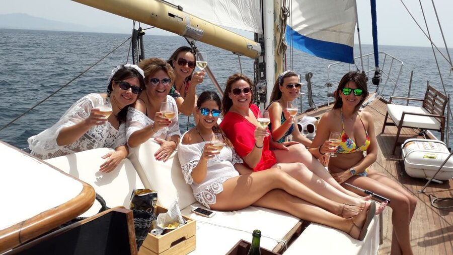 Estepona: Dolphin Watching Sailboat Cruise with Drink - Searching Estepona Bay for dolphins