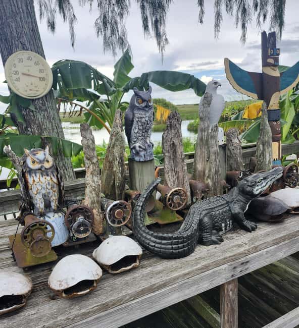 Everglades Eco Airboat Small-Group Tour & 2 Private Islands - The reservation stop and handicraft store